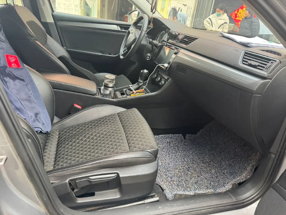 2018 Skoda Superb 1.8T 180HP L4 7DCT,autocango,china used car exporter,china ev exporter,chinese used car exporter,chinese used ev exporter