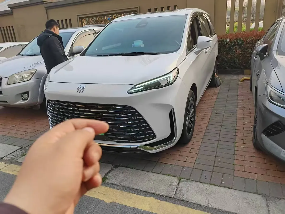 2025 Buick GL8 1.5T 180HP L4 2DHT PHEV,autocango,china used car exporter,china ev exporter,chinese used car exporter,chinese used ev exporter