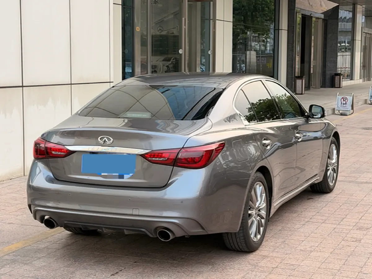 2018 Jeep Grand Commander 2.0T 265HP L4 9AT,autocango,china used car exporter,china ev exporter,chinese used car exporter,chinese used ev exporter