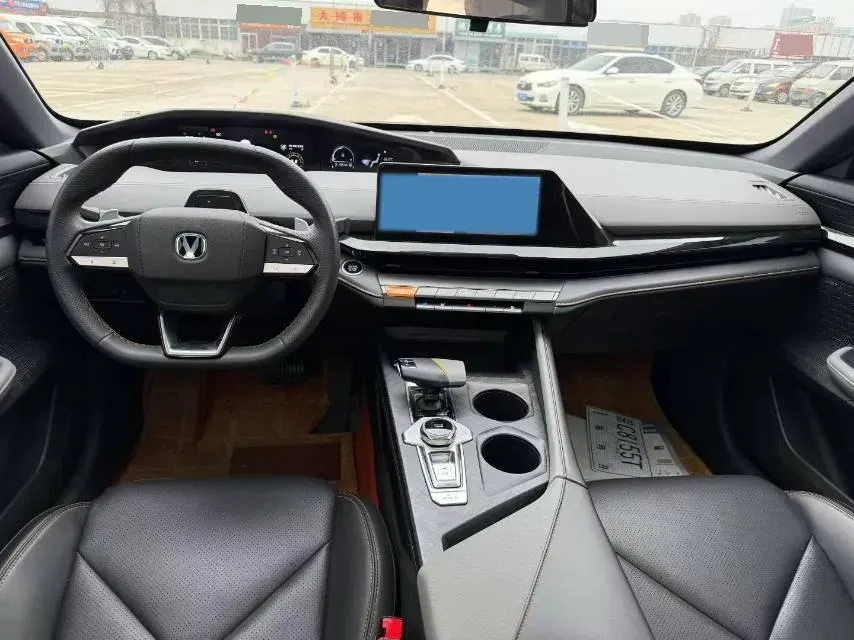2022 ChangAn UNI-V 1.5T 188HP L4 7DCT,autocango,china used car exporter,china ev exporter,chinese used car exporter,chinese used ev exporter