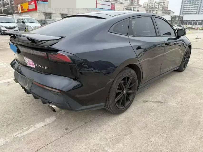 2022 ChangAn UNI-V 1.5T 188HP L4 7DCT,autocango,china used car exporter,china ev exporter,chinese used car exporter,chinese used ev exporter