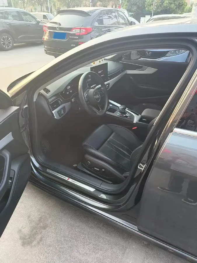 2020 Audi A4L 2.0T 190HP L4 7DCT,autocango,china used car exporter,china ev exporter,chinese used car exporter,chinese used ev exporter