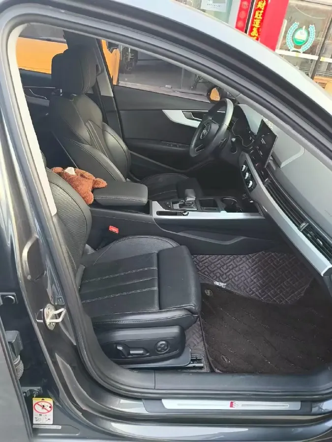 2020 Audi A4L 2.0T 190HP L4 7DCT,autocango,china used car exporter,china ev exporter,chinese used car exporter,chinese used ev exporter