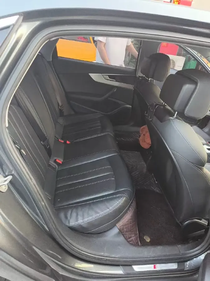 2020 Audi A4L 2.0T 190HP L4 7DCT,autocango,china used car exporter,china ev exporter,chinese used car exporter,chinese used ev exporter