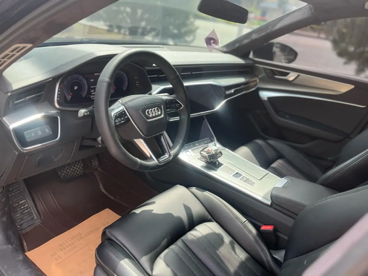 2019 Audi A6L 2.0T 190HP L4 7DCT,autocango,china used car exporter,china ev exporter,chinese used car exporter,chinese used ev exporter