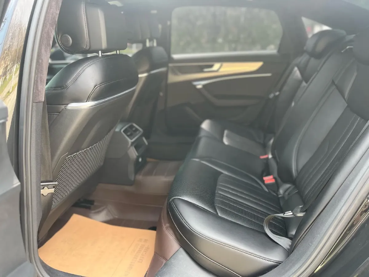 2019 Audi A6L 2.0T 190HP L4 7DCT,autocango,china used car exporter,china ev exporter,chinese used car exporter,chinese used ev exporter