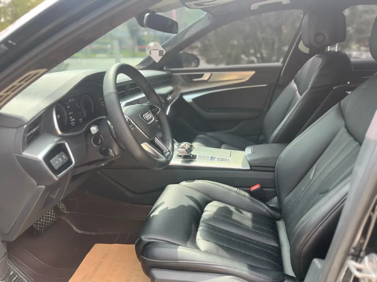 2019 Audi A6L 2.0T 190HP L4 7DCT,autocango,china used car exporter,china ev exporter,chinese used car exporter,chinese used ev exporter