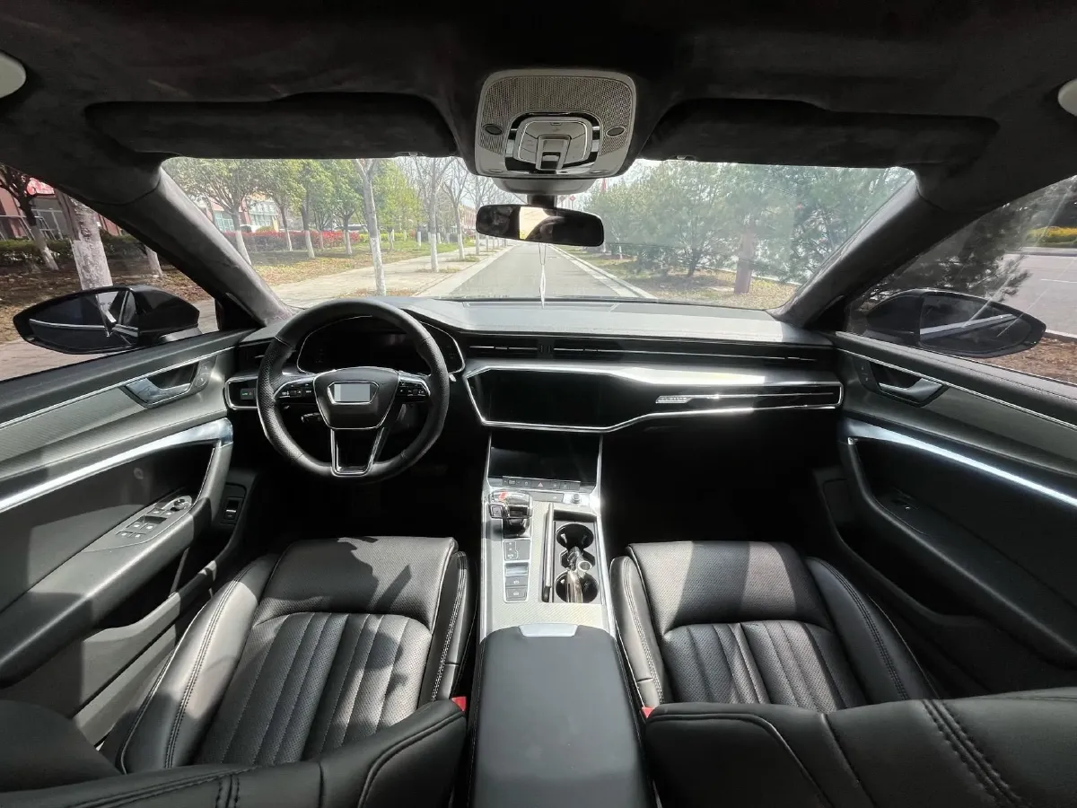 2019 Audi A6L 2.0T 190HP L4 7DCT,autocango,china used car exporter,china ev exporter,chinese used car exporter,chinese used ev exporter