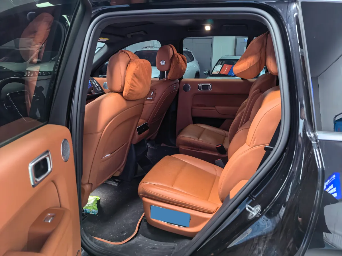 2024 Volvo S60 2.0T 197HP L4 7DCT,autocango,china used car exporter,china ev exporter,chinese used car exporter,chinese used ev exporter