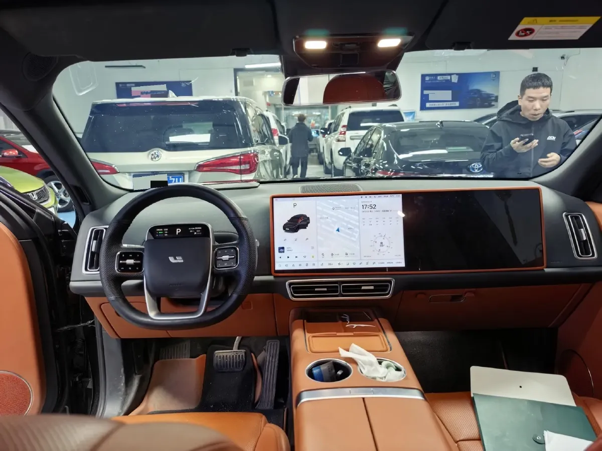 2024 Volvo S60 2.0T 197HP L4 7DCT,autocango,china used car exporter,china ev exporter,chinese used car exporter,chinese used ev exporter