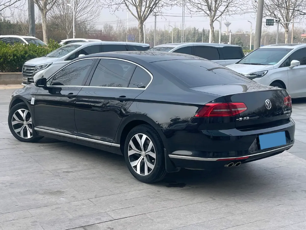 2018 Volkswagen Magotan 1.8T 180HP L4 7DCT,autocango,china used car exporter,china ev exporter,chinese used car exporter,chinese used ev exporter
