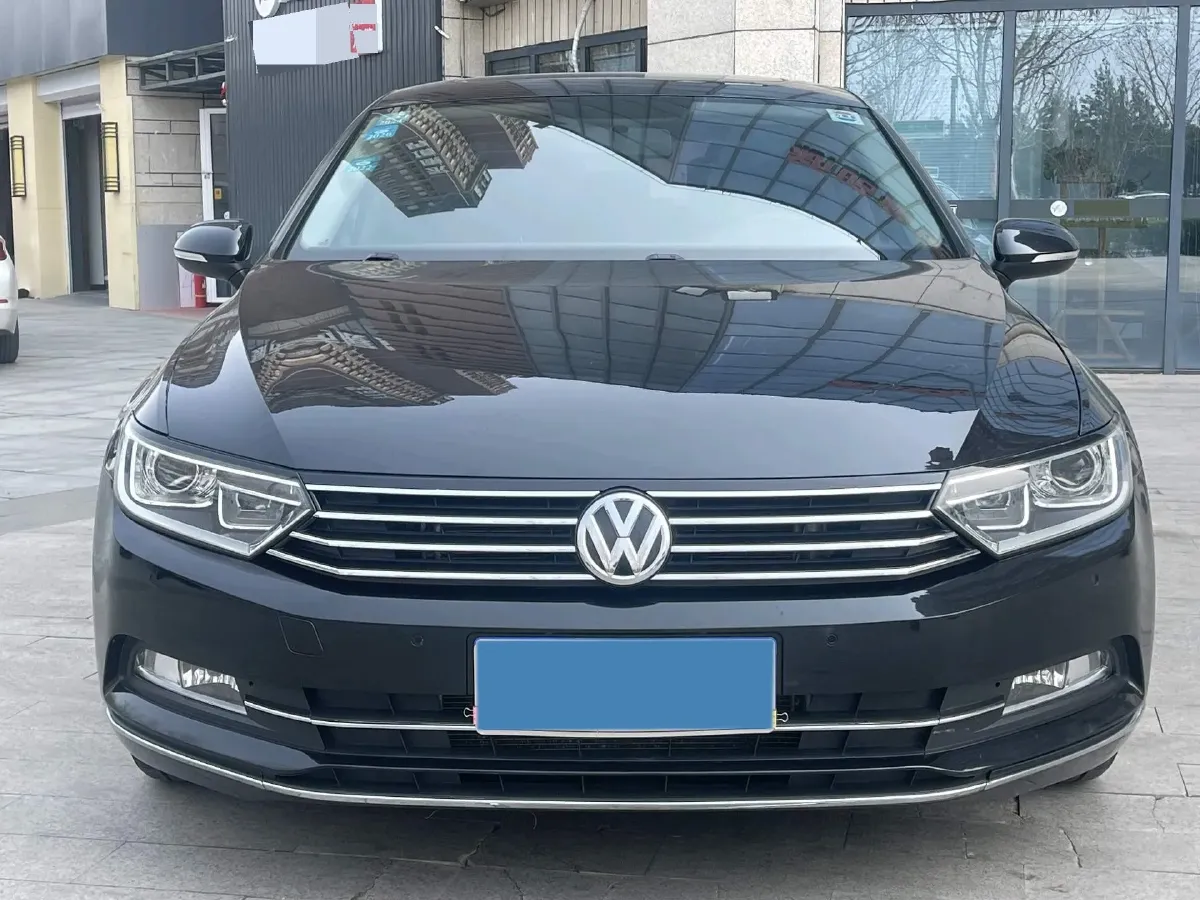 2018 Volkswagen Magotan 1.8T 180HP L4 7DCT,autocango,china used car exporter,china ev exporter,chinese used car exporter,chinese used ev exporter