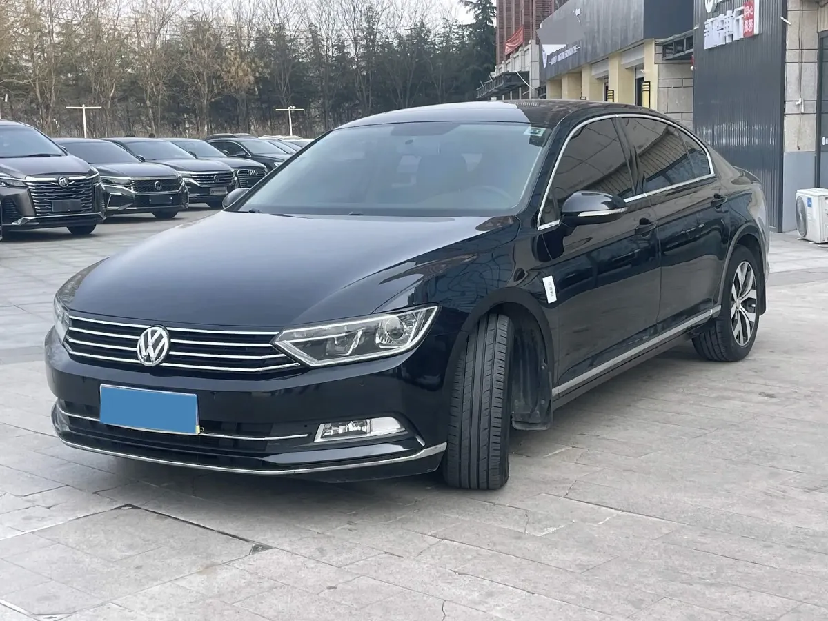 2018 Volkswagen Magotan 1.8T 180HP L4 7DCT,autocango,china used car exporter,china ev exporter,chinese used car exporter,chinese used ev exporter