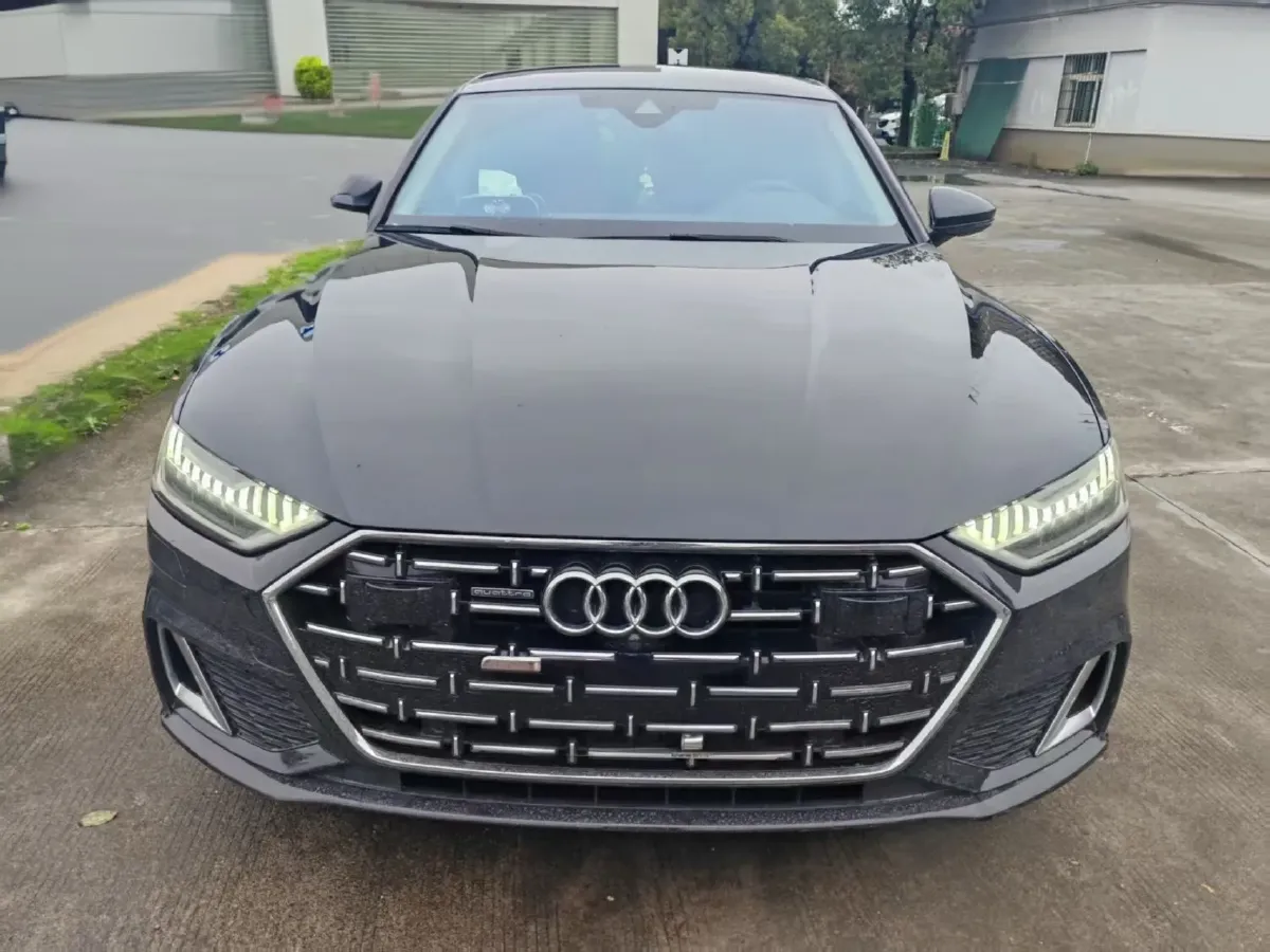 2024 Audi A7L 2.0T 245HP L4 7DCT,autocango,china used car exporter,china ev exporter,chinese used car exporter,chinese used ev exporter