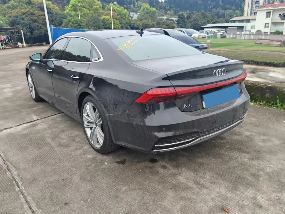 2024 Audi A7L 2.0T 245HP L4 7DCT,autocango,china used car exporter,china ev exporter,chinese used car exporter,chinese used ev exporter