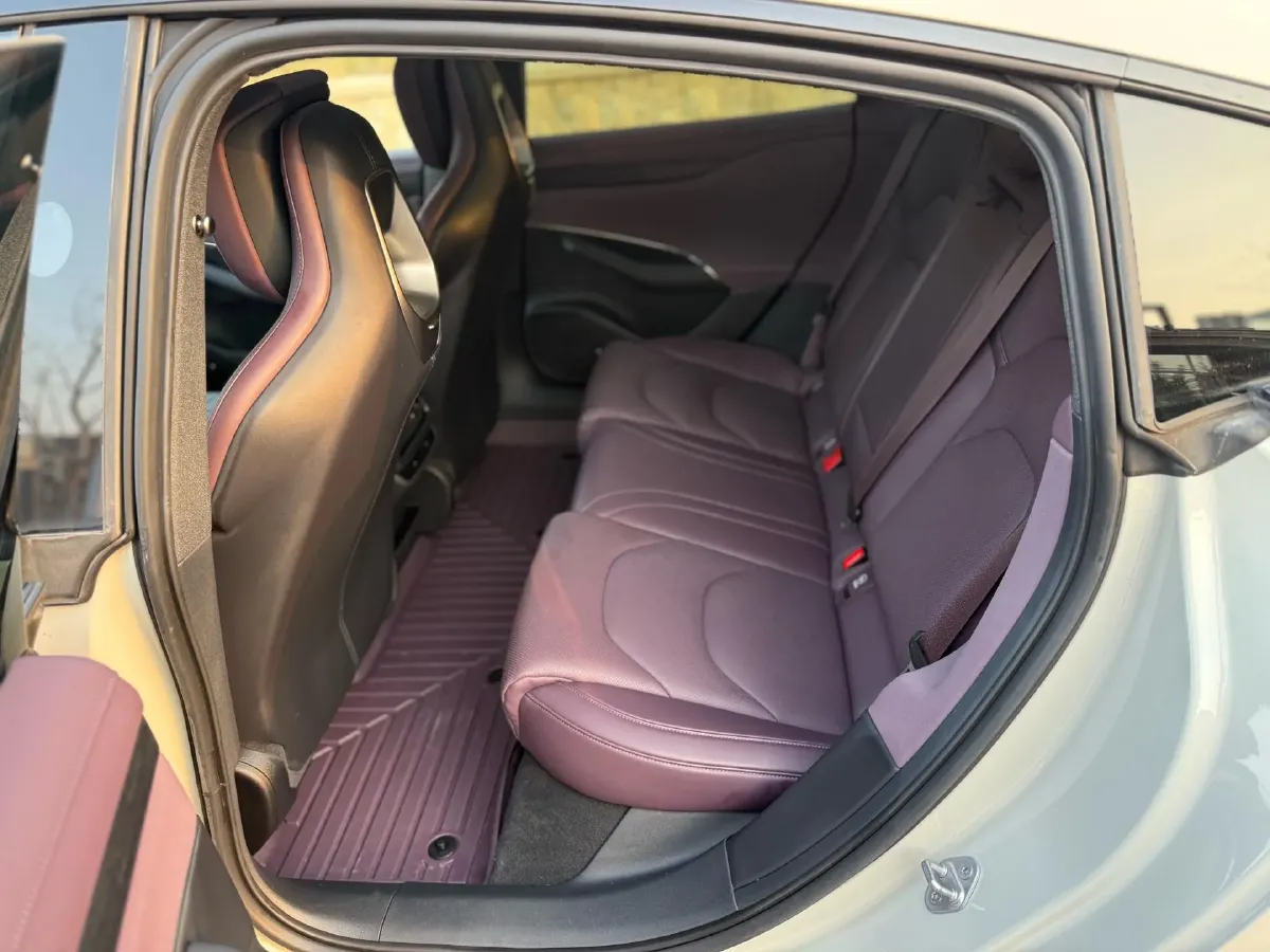 2024 MI SU7 BEV 73.6KWH,autocango,china used car exporter,china ev exporter,chinese used car exporter,chinese used ev exporter