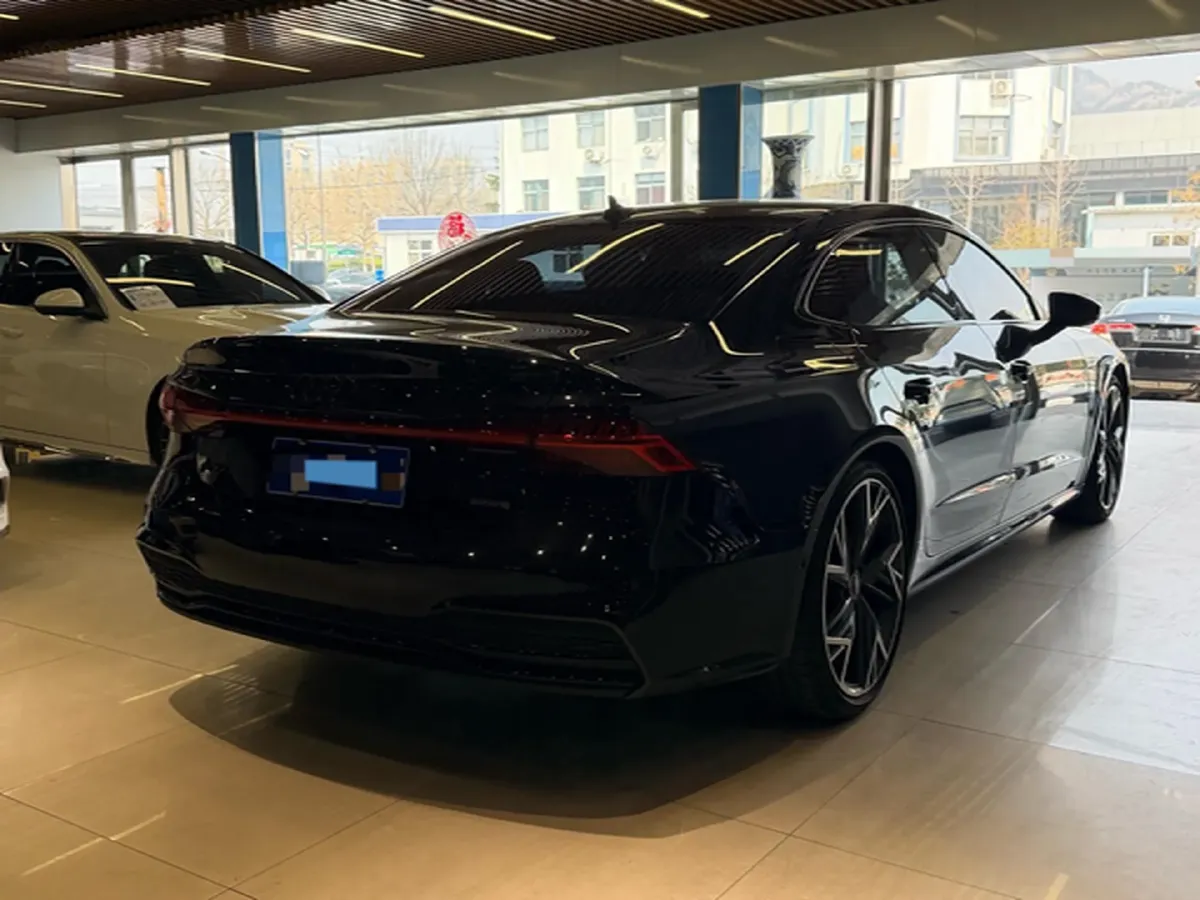 2022 Audi A7L 2.0T 245HP L4 7DCT,autocango,china used car exporter,china ev exporter,chinese used car exporter,chinese used ev exporter
