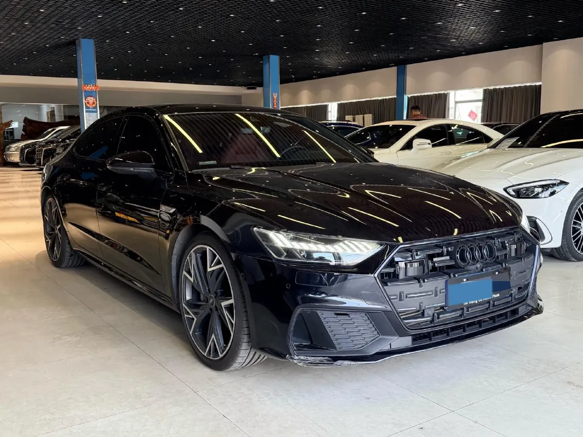 2022 Audi A7L 2.0T 245HP L4 7DCT,autocango,china used car exporter,china ev exporter,chinese used car exporter,chinese used ev exporter