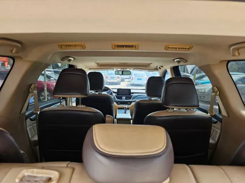 2017 BaoJun 730 1.5T 150HP L4 6MT,autocango,china used car exporter,china ev exporter,chinese used car exporter,chinese used ev exporter