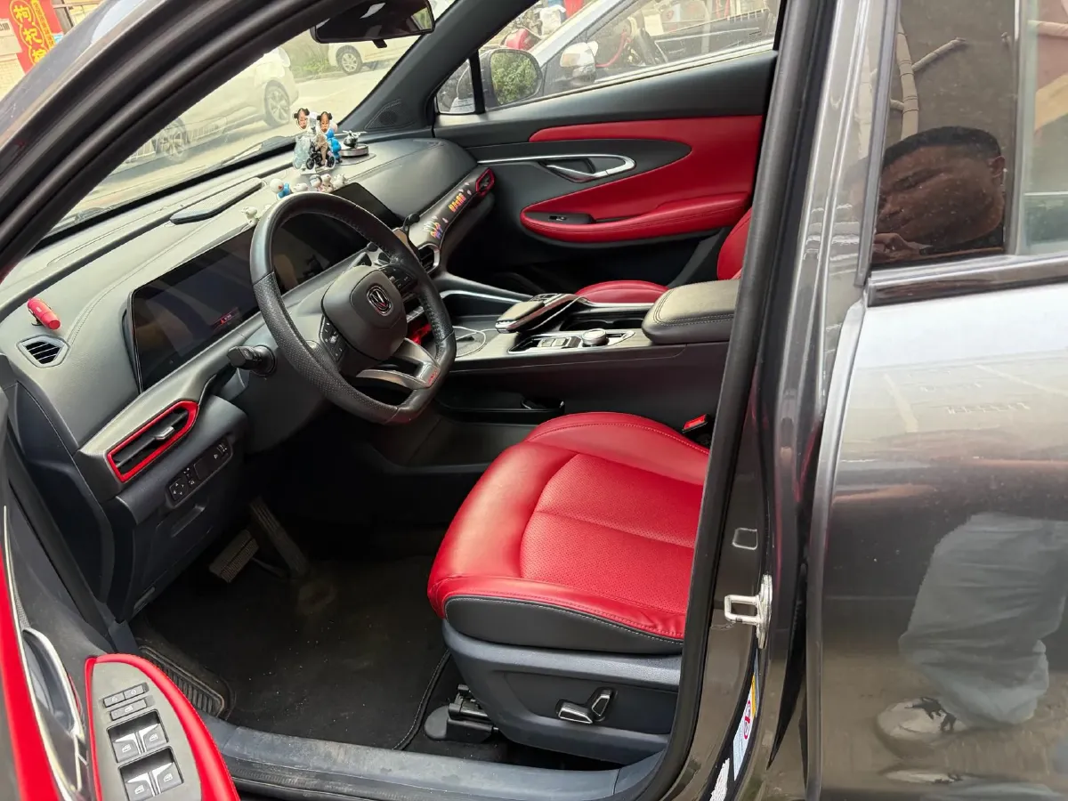 2020 ChangAn UNI-T 1.5T 180HP L4 7DCT,autocango,china used car exporter,china ev exporter,chinese used car exporter,chinese used ev exporter