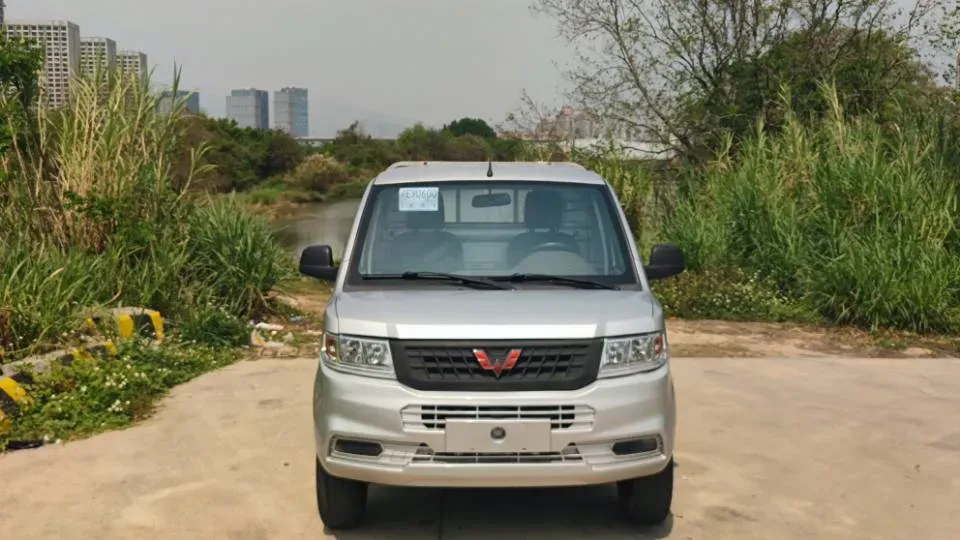 2021 WuLing RongGuang New Truck 1.8L 125HP L4 5MT,autocango,china used car exporter,china ev exporter,chinese used car exporter,chinese used ev exporter