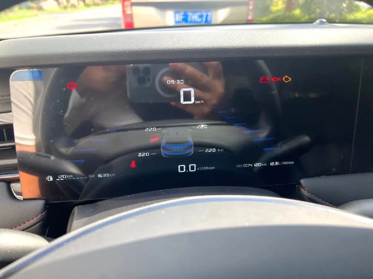 2023 Roewe i5 1.5L 129HP L4 5MT,autocango,china used car exporter,china ev exporter,chinese used car exporter,chinese used ev exporter