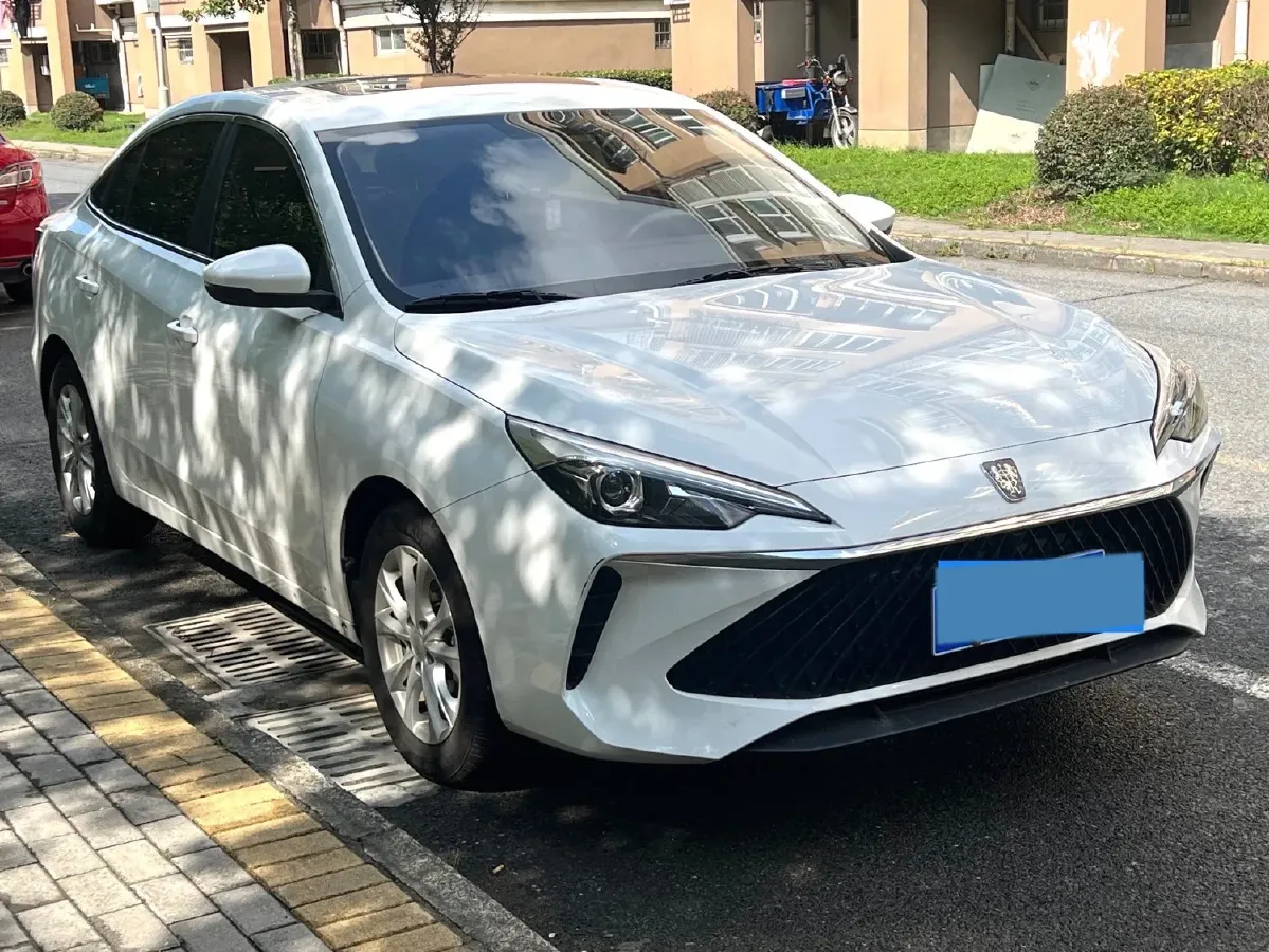 2023 Roewe i5 1.5L 129HP L4 5MT,autocango,china used car exporter,china ev exporter,chinese used car exporter,chinese used ev exporter