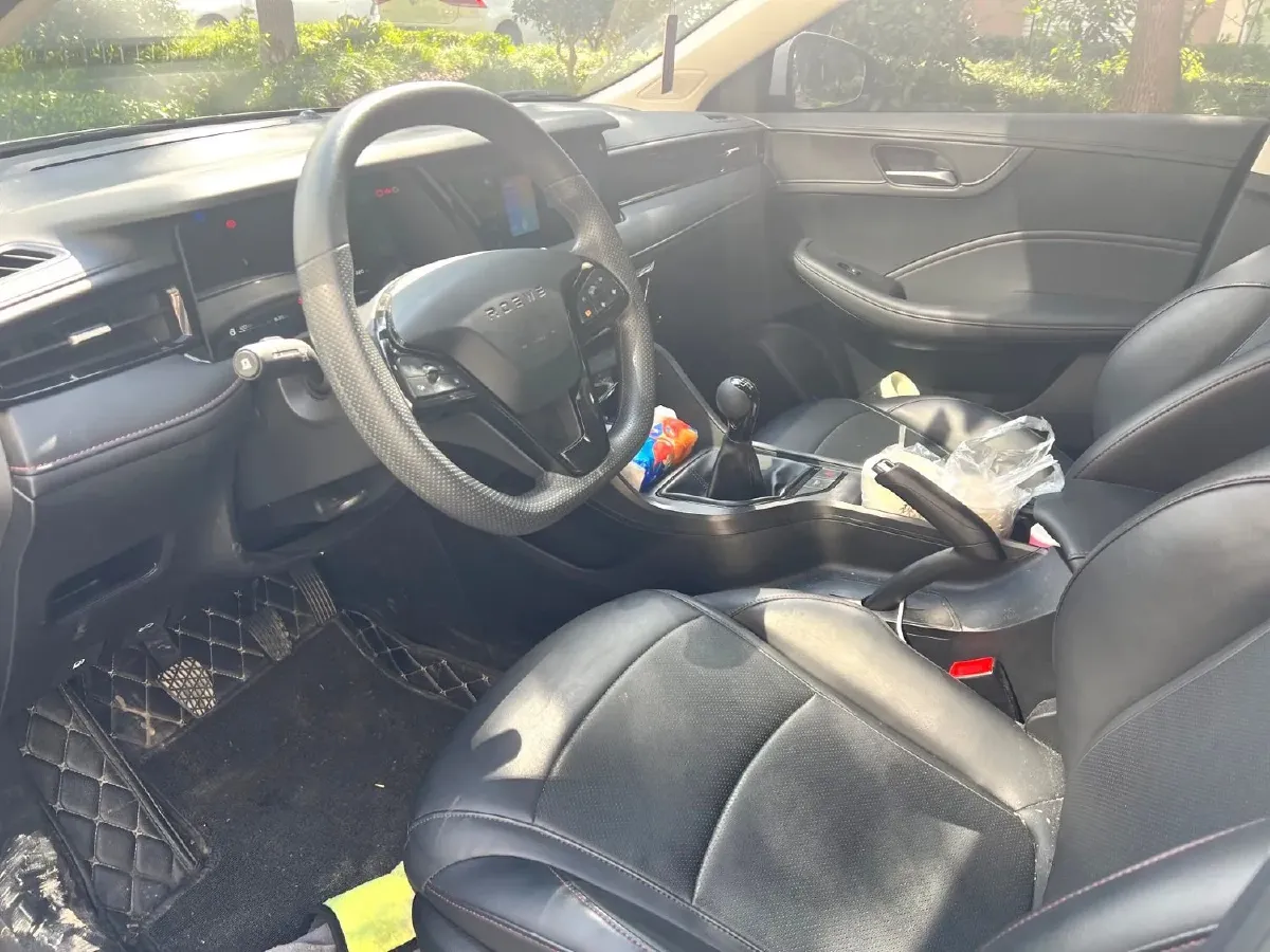 2023 Roewe i5 1.5L 129HP L4 5MT,autocango,china used car exporter,china ev exporter,chinese used car exporter,chinese used ev exporter