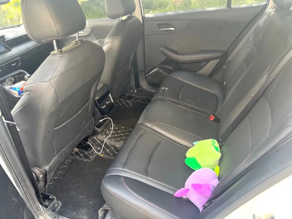 2023 Roewe i5 1.5L 129HP L4 5MT,autocango,china used car exporter,china ev exporter,chinese used car exporter,chinese used ev exporter