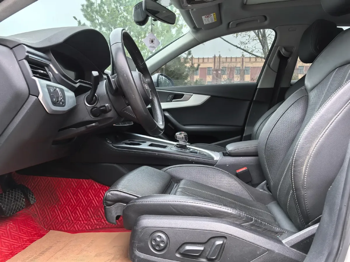 2020 Audi A4L 2.0T 190HP L4 7DCT,autocango,china used car exporter,china ev exporter,chinese used car exporter,chinese used ev exporter