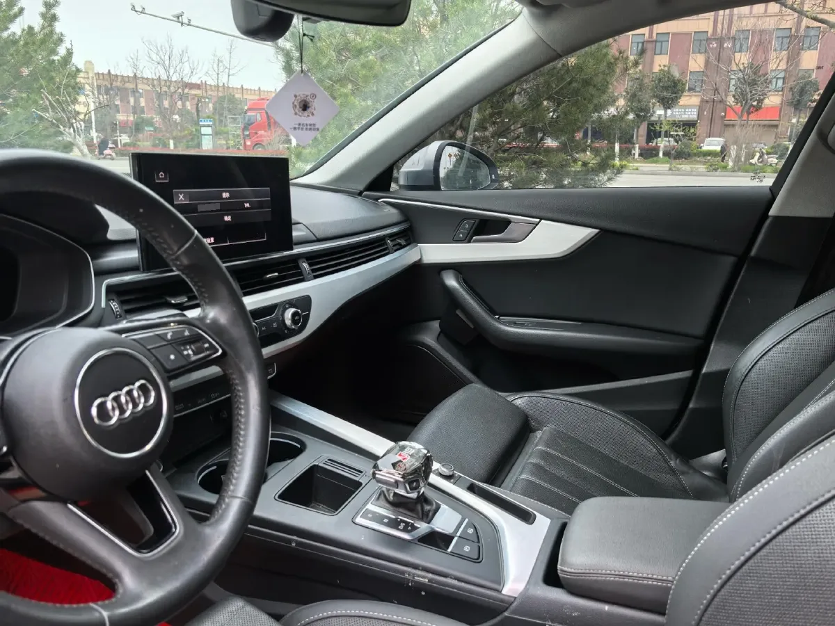 2020 Audi A4L 2.0T 190HP L4 7DCT,autocango,china used car exporter,china ev exporter,chinese used car exporter,chinese used ev exporter