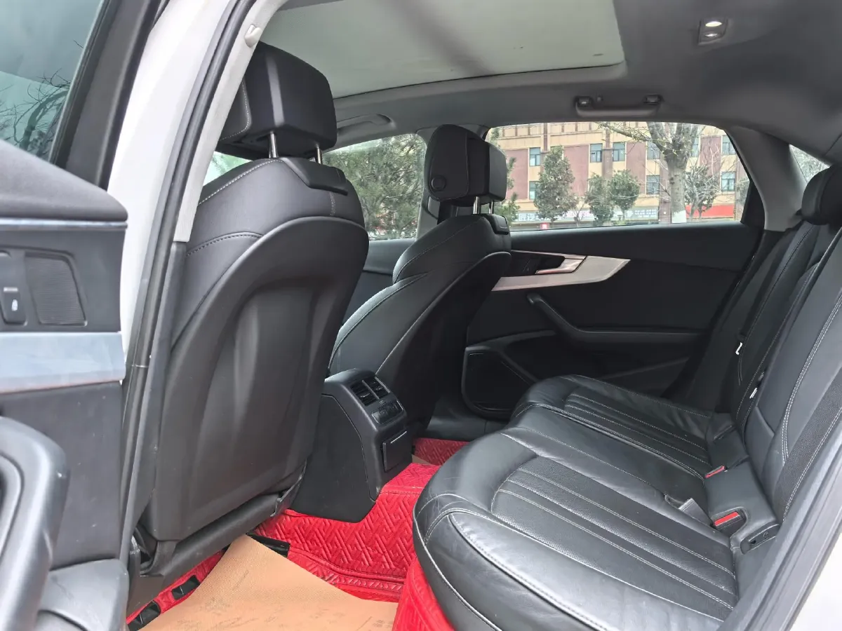 2020 Audi A4L 2.0T 190HP L4 7DCT,autocango,china used car exporter,china ev exporter,chinese used car exporter,chinese used ev exporter