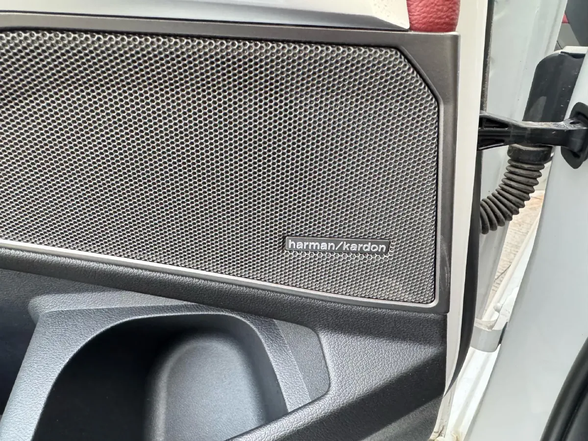 2023 BMW 3 Series 2.0T 184HP L4 8AT,autocango,china used car exporter,china ev exporter,chinese used car exporter,chinese used ev exporter