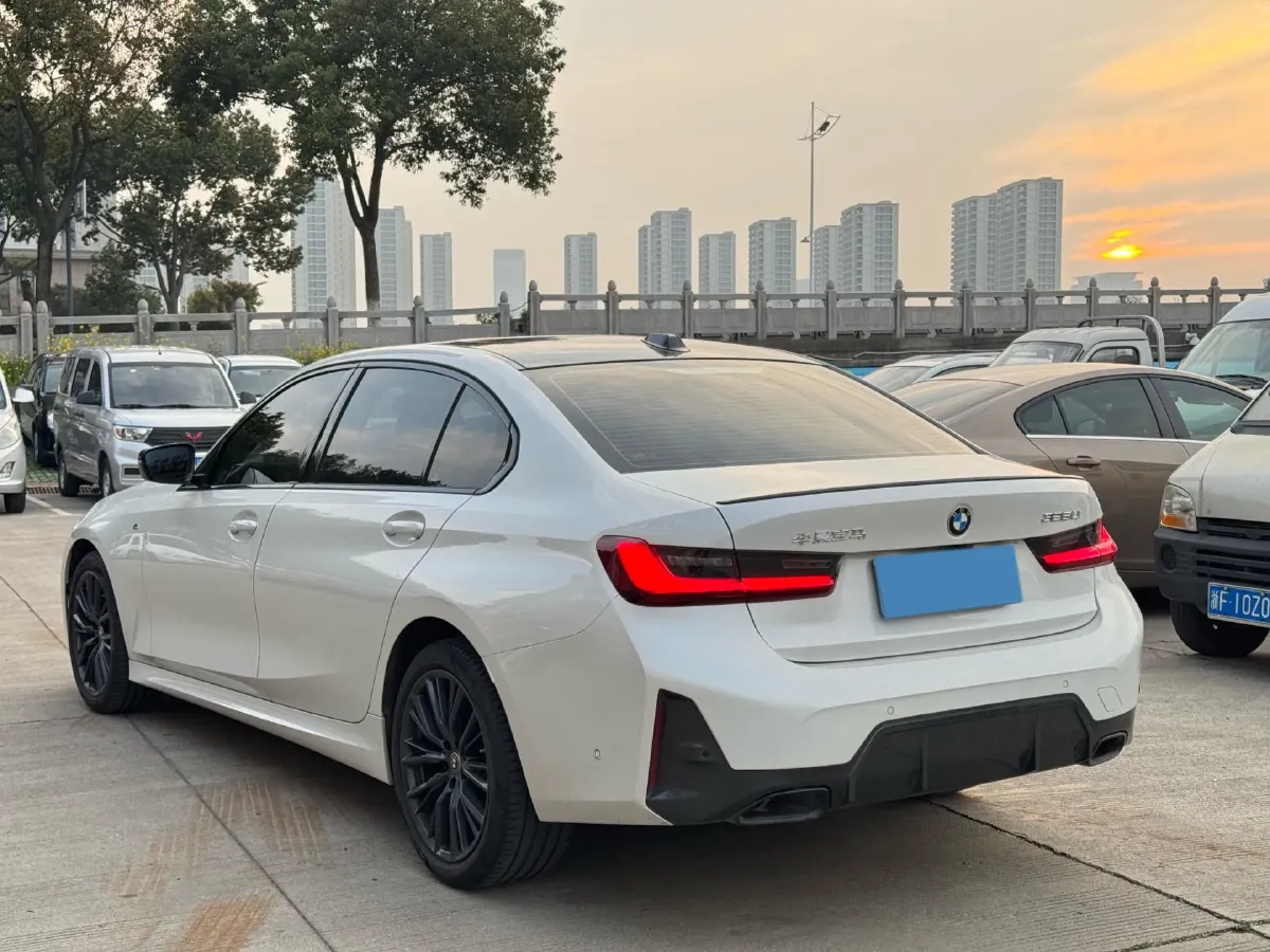 2023 BMW 3 Series 2.0T 184HP L4 8AT,autocango,china used car exporter,china ev exporter,chinese used car exporter,chinese used ev exporter