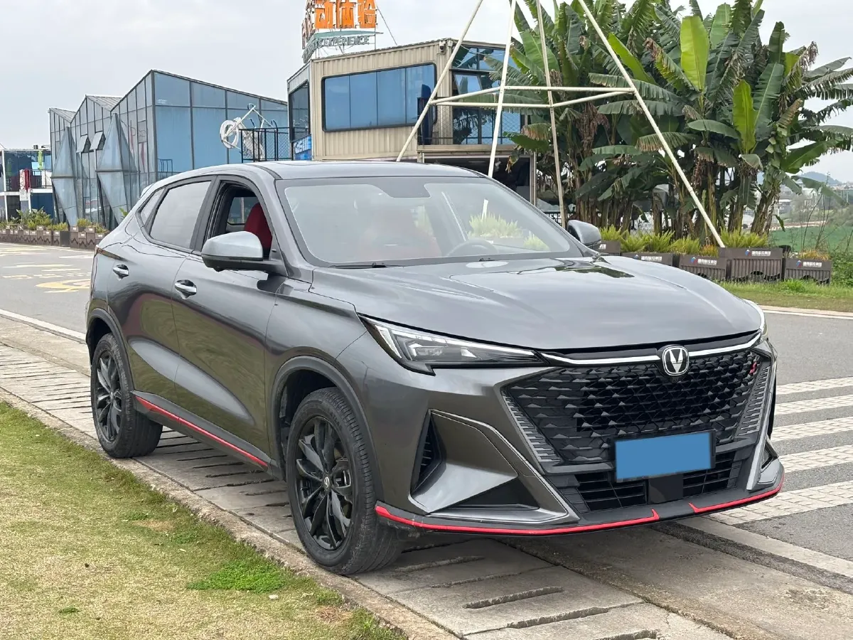 2024 ChangAn X5 PLUS 1.5T 188HP L4 7DCT,autocango,china used car exporter,china ev exporter,chinese used car exporter,chinese used ev exporter