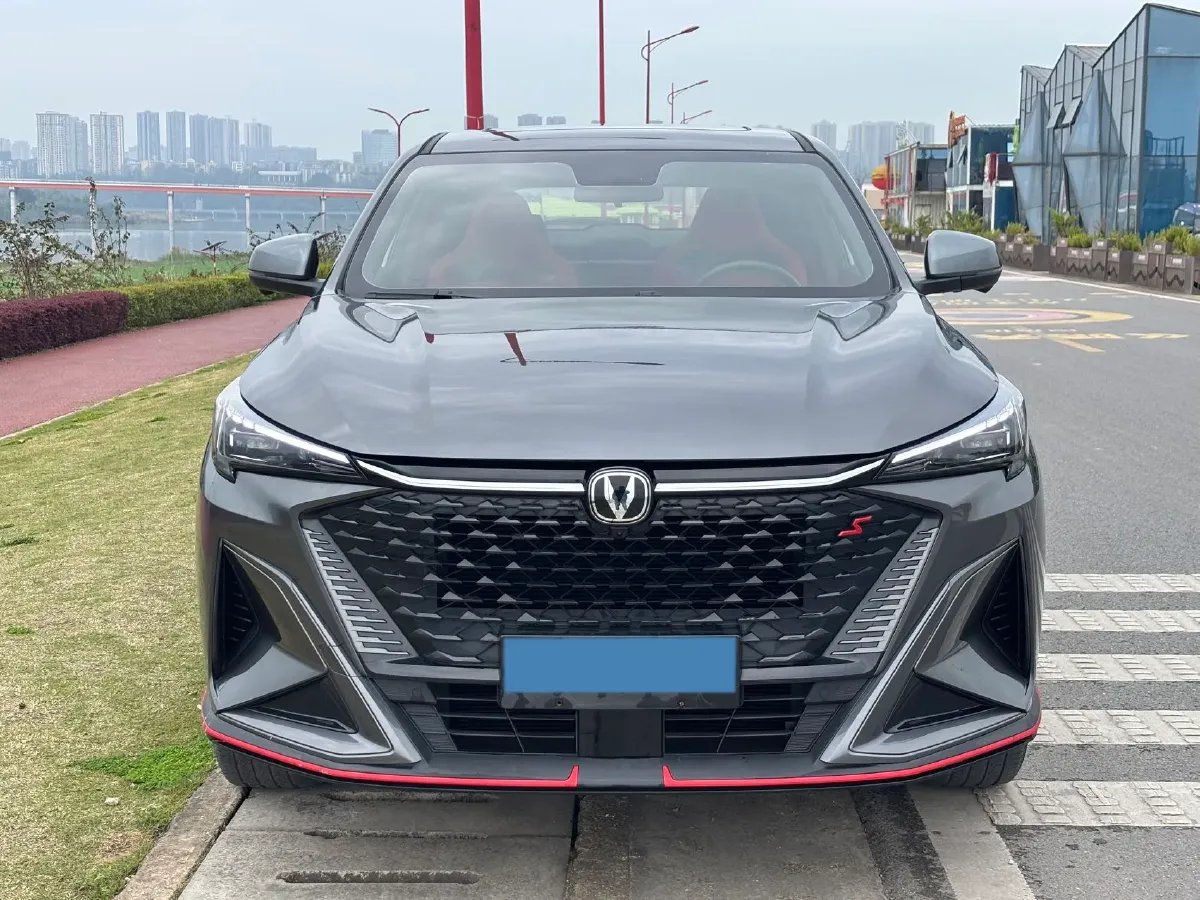 2024 ChangAn X5 PLUS 1.5T 188HP L4 7DCT,autocango,china used car exporter,china ev exporter,chinese used car exporter,chinese used ev exporter