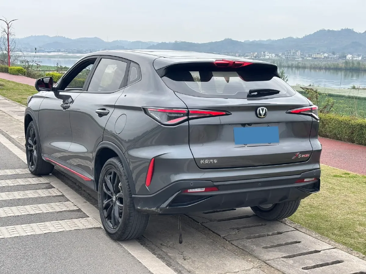 2024 ChangAn X5 PLUS 1.5T 188HP L4 7DCT,autocango,china used car exporter,china ev exporter,chinese used car exporter,chinese used ev exporter