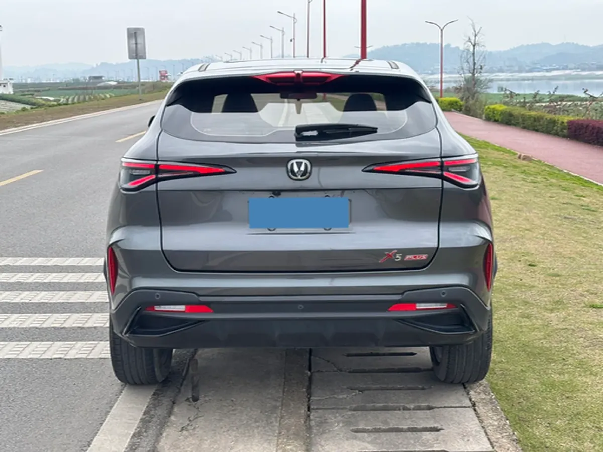 2024 ChangAn X5 PLUS 1.5T 188HP L4 7DCT,autocango,china used car exporter,china ev exporter,chinese used car exporter,chinese used ev exporter