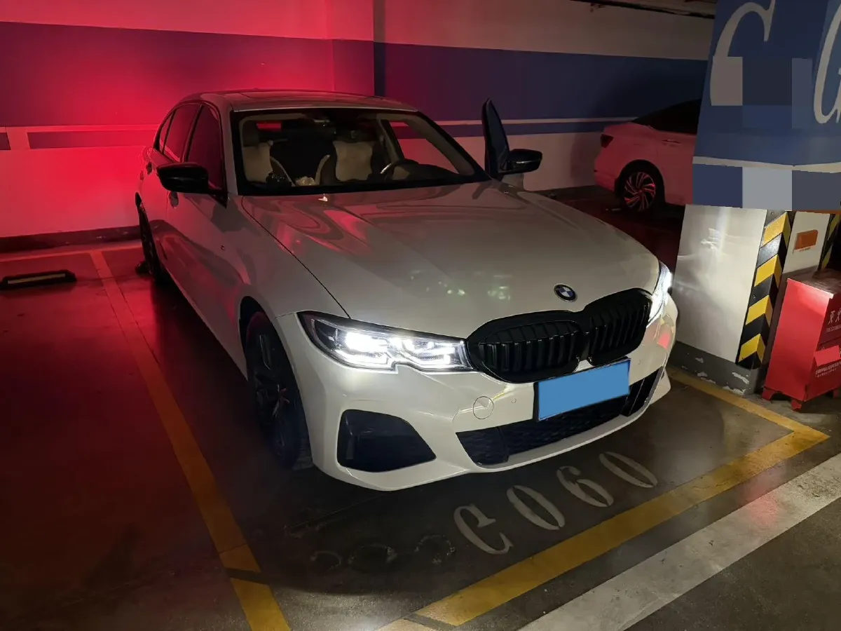 2022 BMW 3 Series 2.0T 184HP L4 8AT,autocango,china used car exporter,china ev exporter,chinese used car exporter,chinese used ev exporter
