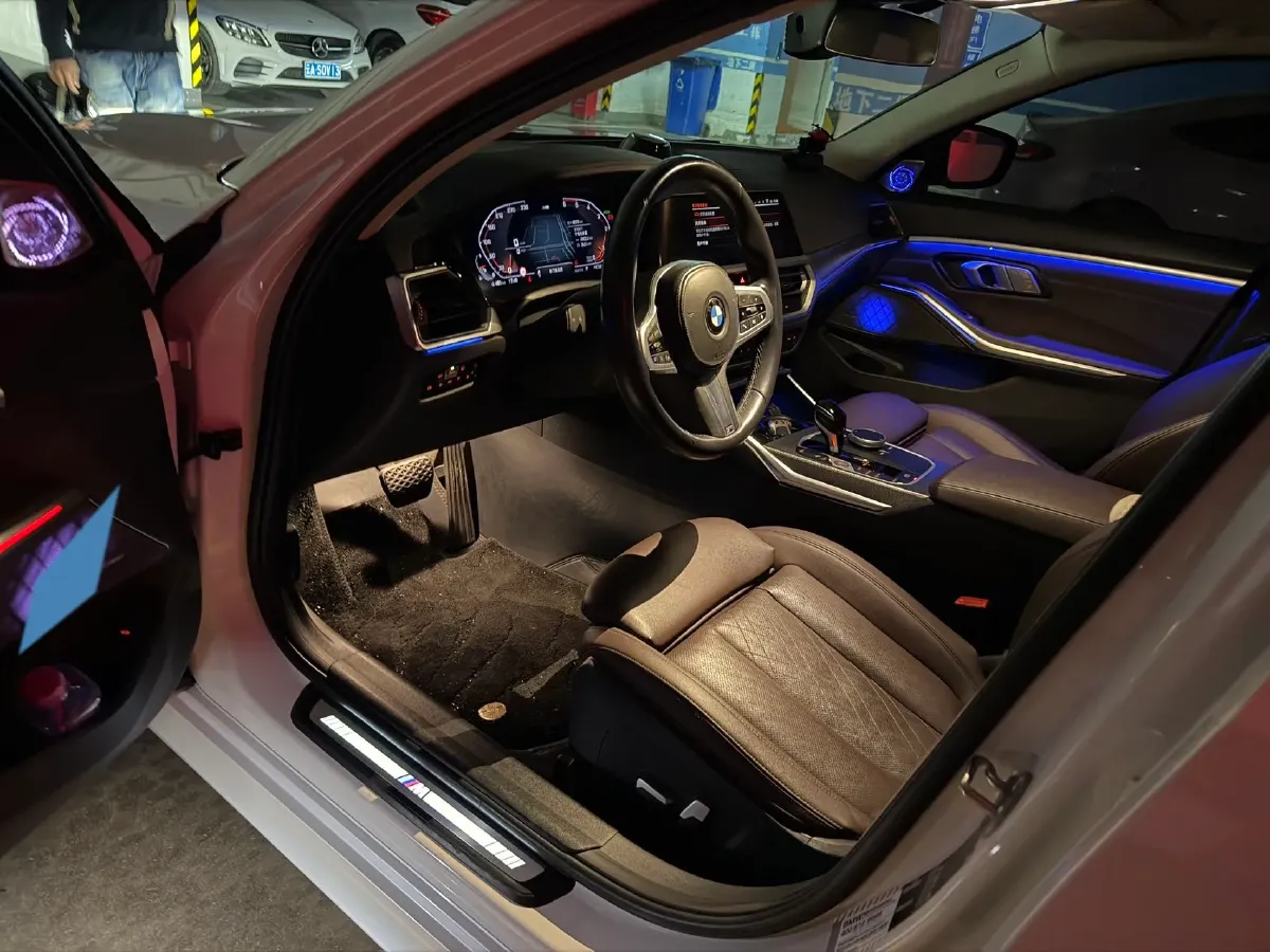 2022 BMW 3 Series 2.0T 184HP L4 8AT,autocango,china used car exporter,china ev exporter,chinese used car exporter,chinese used ev exporter