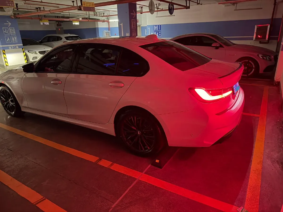 2022 BMW 3 Series 2.0T 184HP L4 8AT,autocango,china used car exporter,china ev exporter,chinese used car exporter,chinese used ev exporter