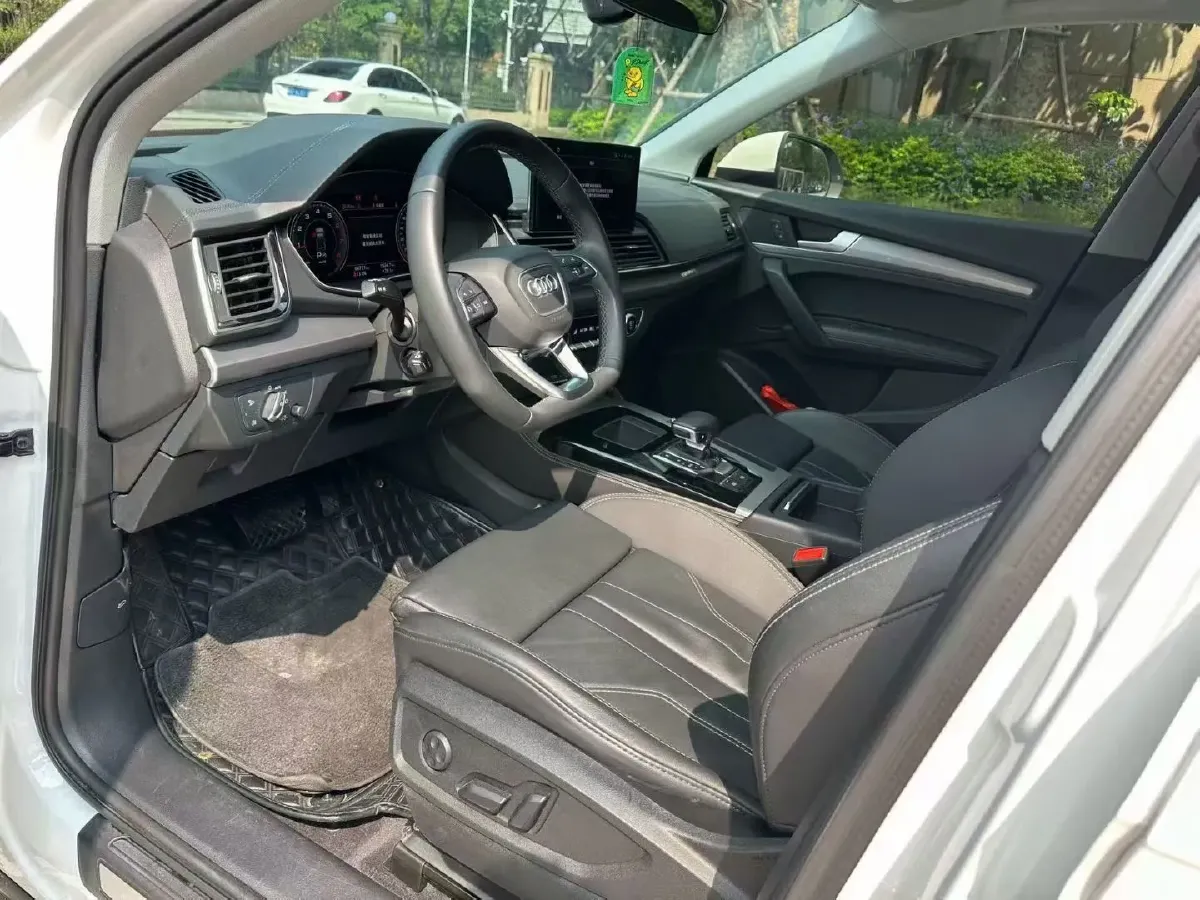 2022 Audi Q5L Sportback 2.0T 190HP L4 7DCT,autocango,china used car exporter,china ev exporter,chinese used car exporter,chinese used ev exporter