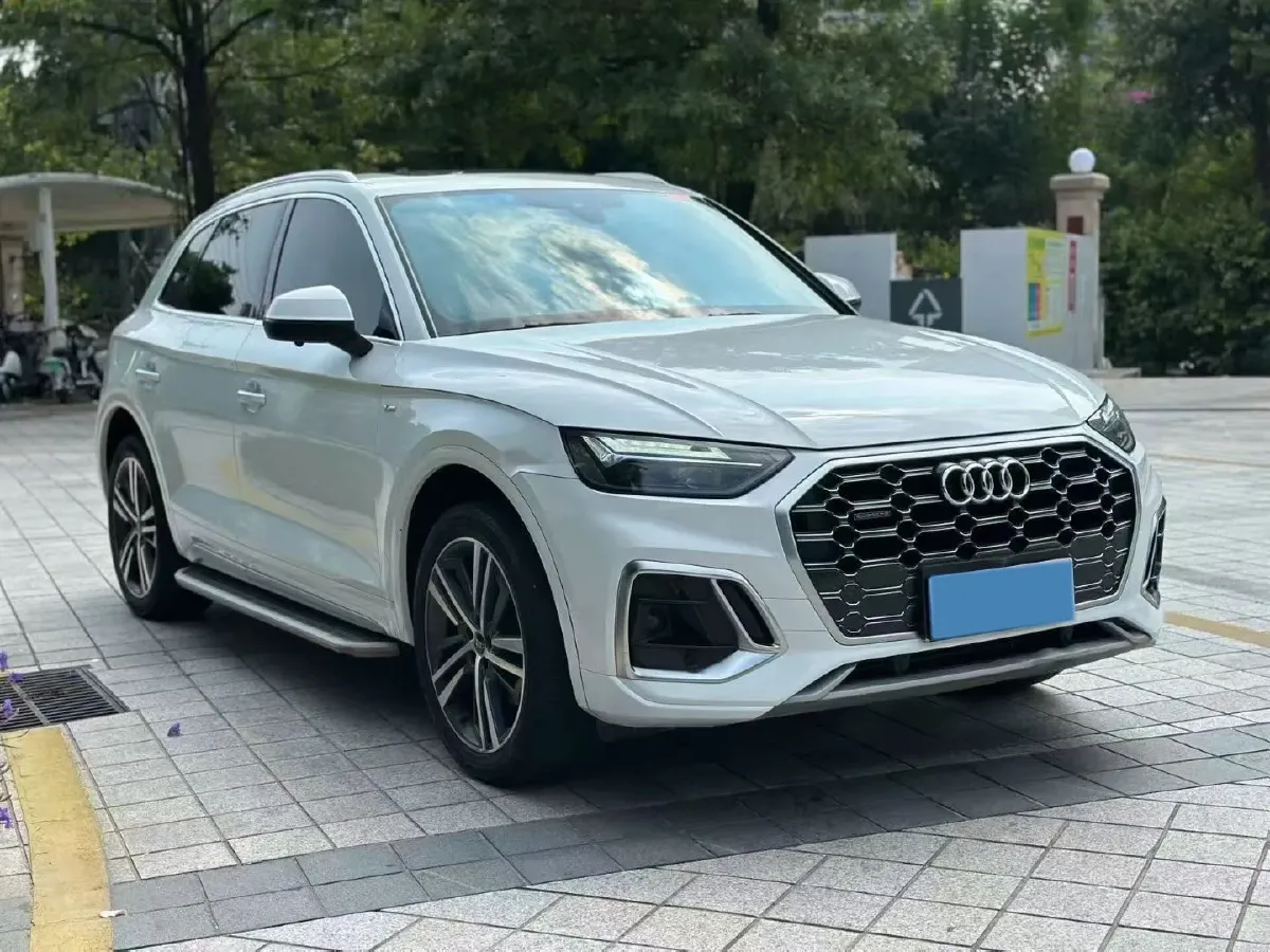 2022 Audi Q5L Sportback 2.0T 190HP L4 7DCT,autocango,china used car exporter,china ev exporter,chinese used car exporter,chinese used ev exporter