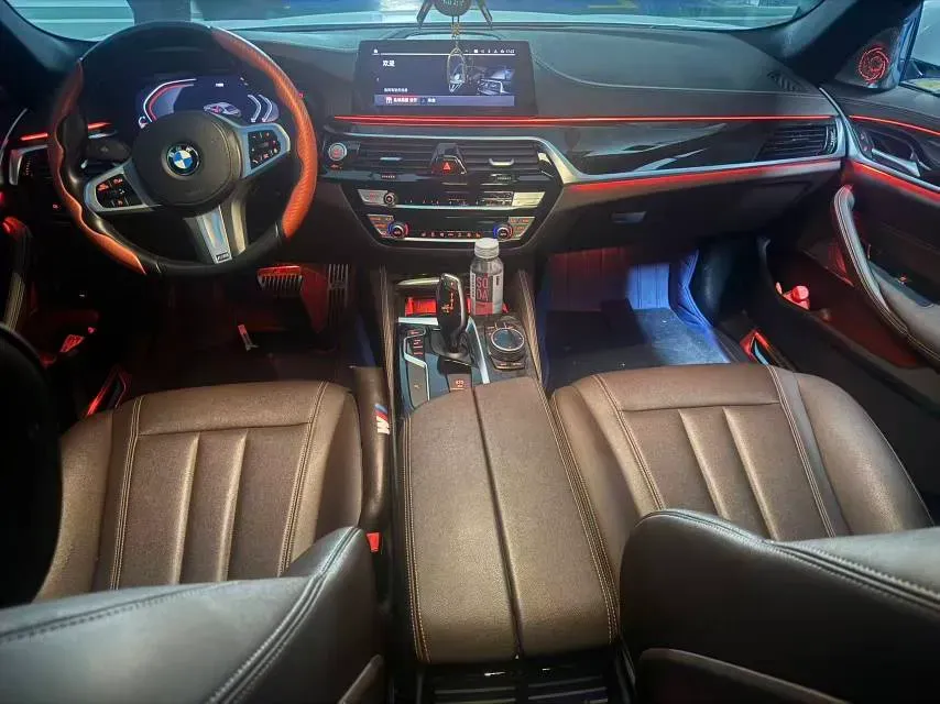 2020 BMW 5 Series 2.0T 184HP L4 8AT,autocango,china used car exporter,china ev exporter,chinese used car exporter,chinese used ev exporter
