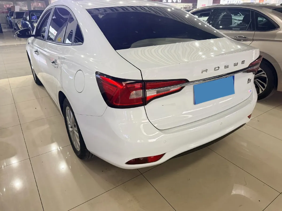 2020 Roewe i5 1.5L 120HP L4 5MT,autocango,china used car exporter,china ev exporter,chinese used car exporter,chinese used ev exporter