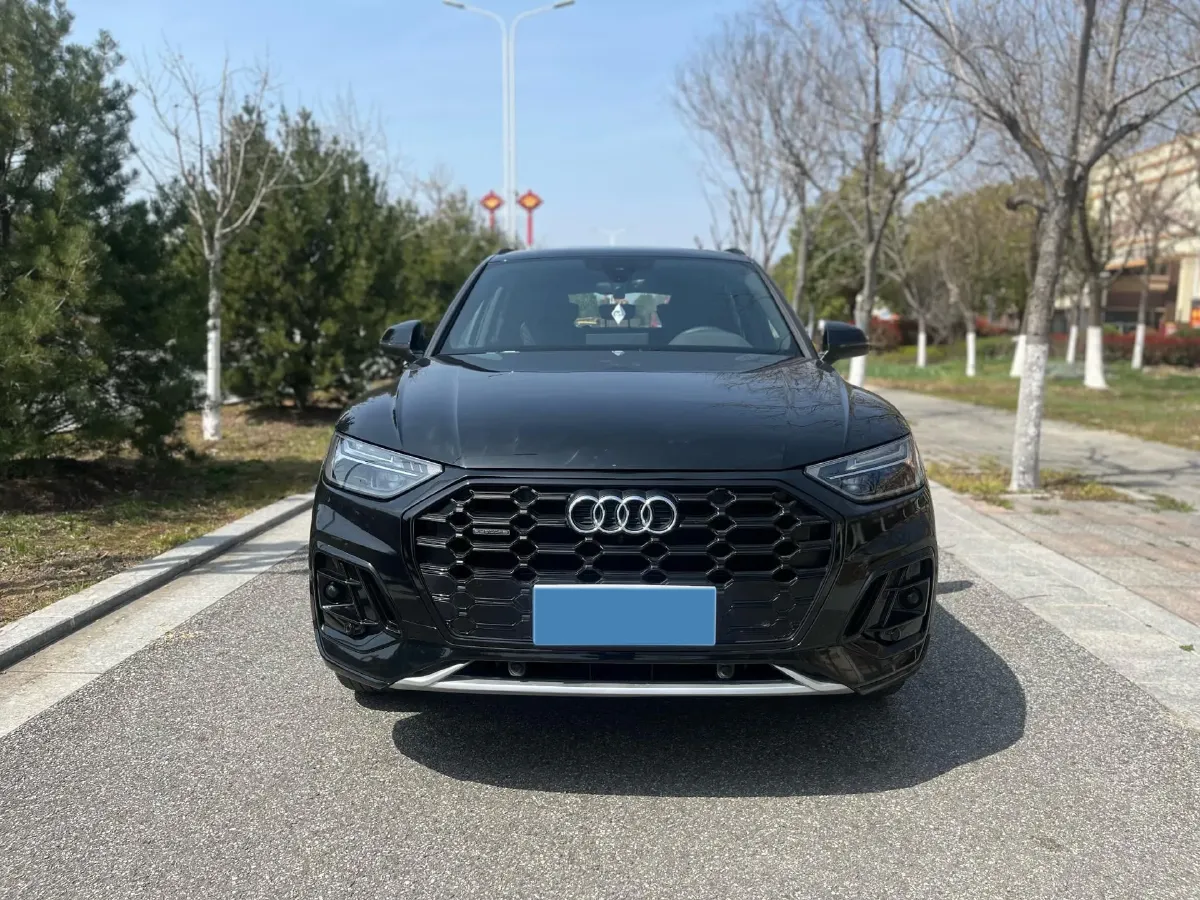 2026 Audi Q5L 2.0T 190HP L4 7DCT,autocango,china used car exporter,china ev exporter,chinese used car exporter,chinese used ev exporter