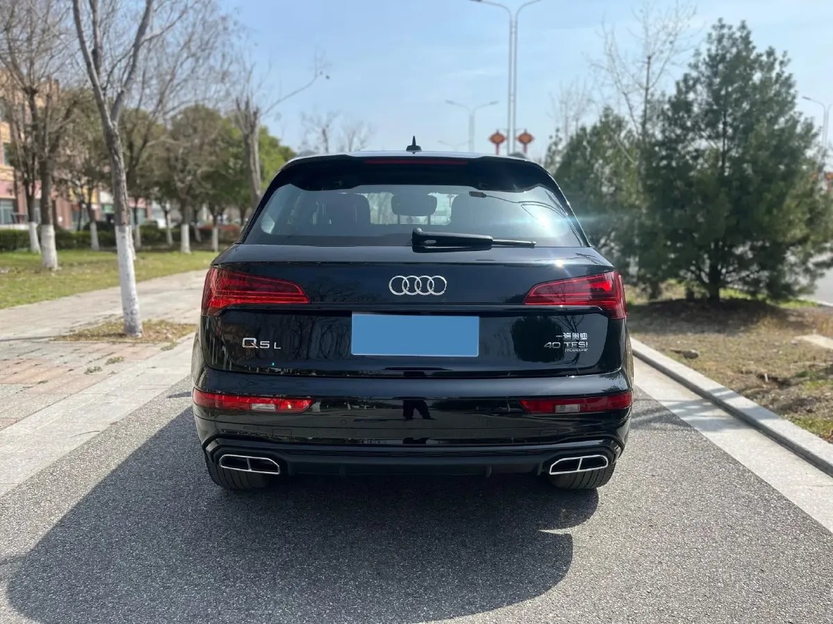 2026 Audi Q5L 2.0T 190HP L4 7DCT,autocango,china used car exporter,china ev exporter,chinese used car exporter,chinese used ev exporter