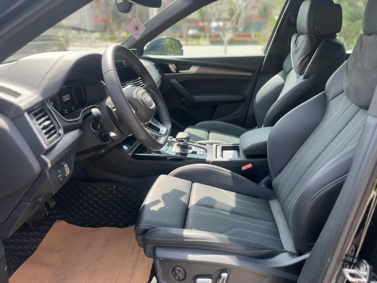 2026 Audi Q5L 2.0T 190HP L4 7DCT,autocango,china used car exporter,china ev exporter,chinese used car exporter,chinese used ev exporter