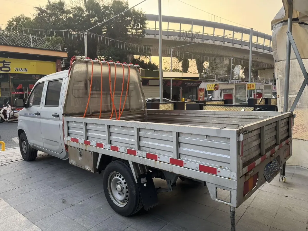 2023 WuLing RongGuang New Truck 1.5L 102HP L4 5MT,autocango,china used car exporter,china ev exporter,chinese used car exporter,chinese used ev exporter