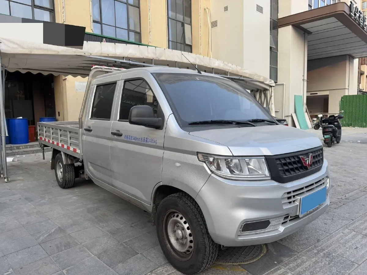 2023 WuLing RongGuang New Truck 1.5L 102HP L4 5MT,autocango,china used car exporter,china ev exporter,chinese used car exporter,chinese used ev exporter
